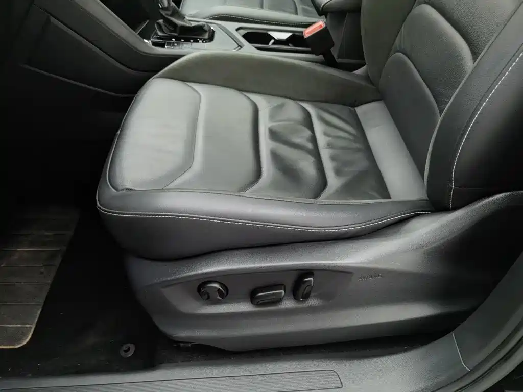 Volkswagen Tiguan L — миниатюра 20