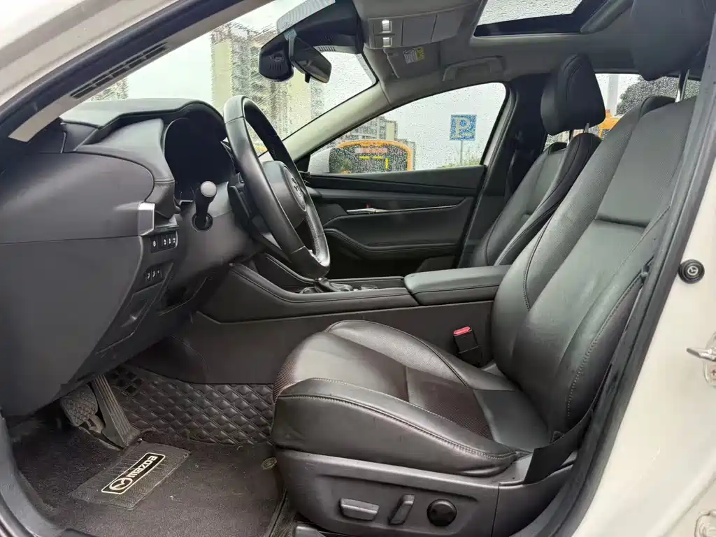 Mazda Mazda3 3 2021 2.0L AT