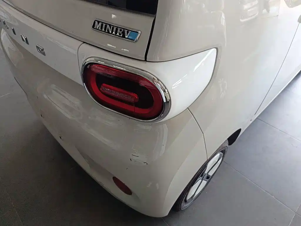 Wuling MINIEV — миниатюра 8