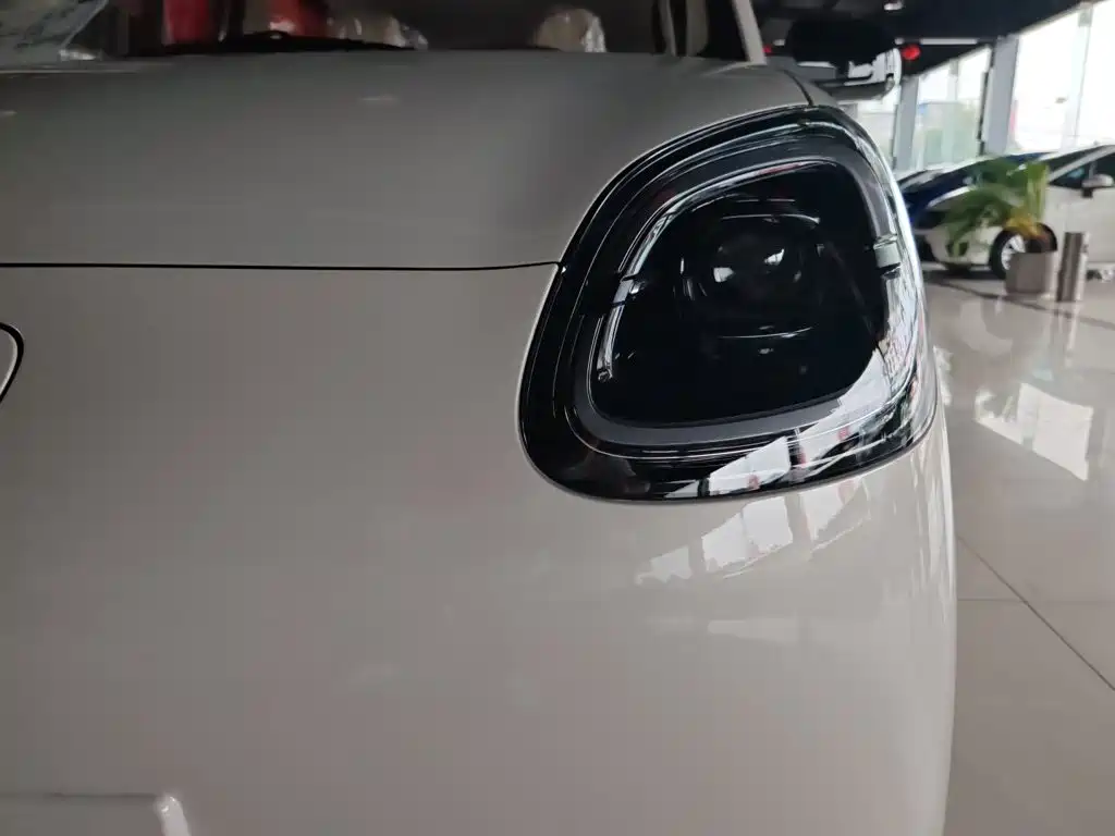 Wuling MINIEV — миниатюра 3