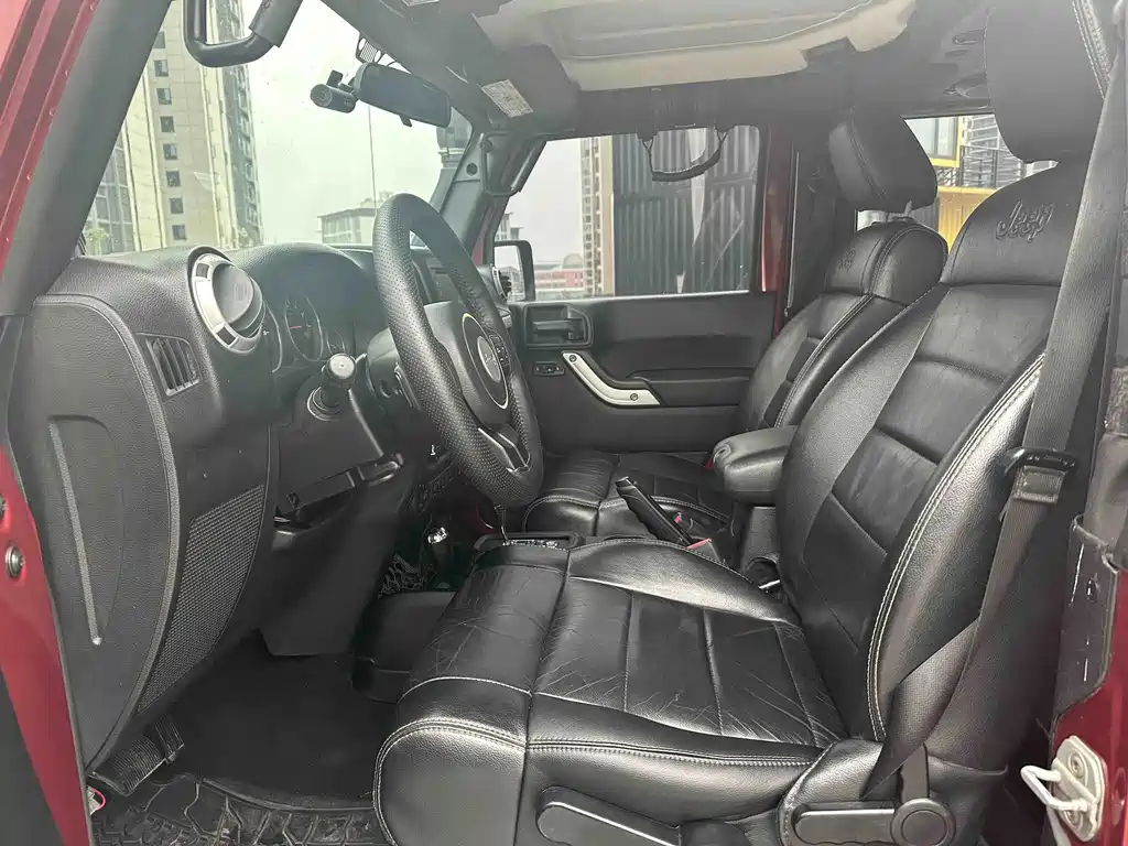 Jeep Wrangler 3.6L Sahara 2-door Edition, фото 7