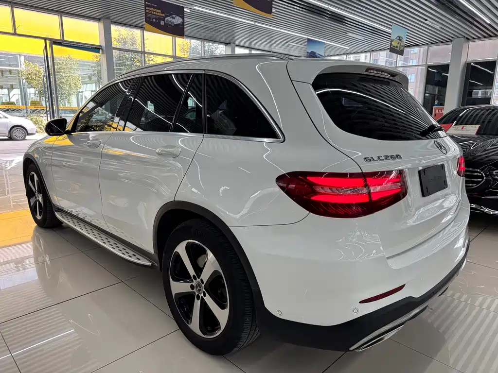 MERCEDES-BENZ GLC