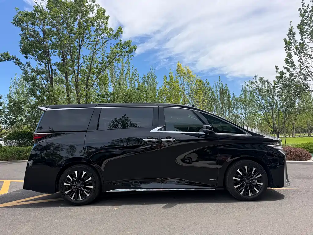 Toyota Vellfire 2025 2.5L Executive