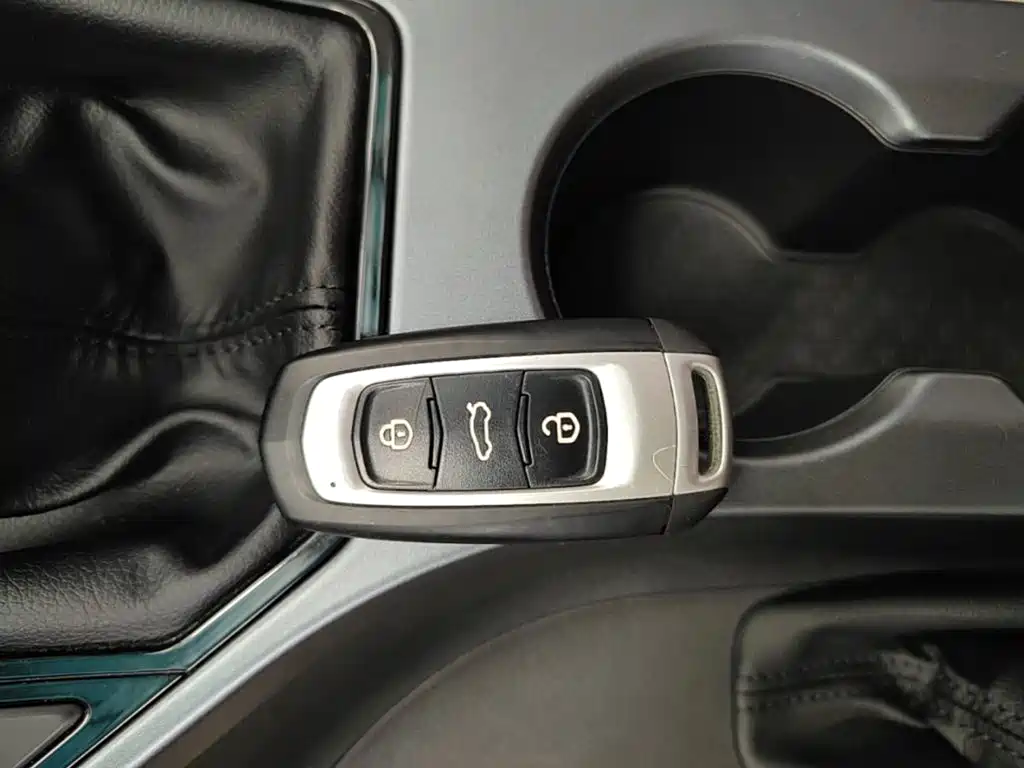 Geely Emgrand — миниатюра 9