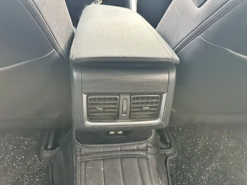 Toyota Camry — миниатюра 14