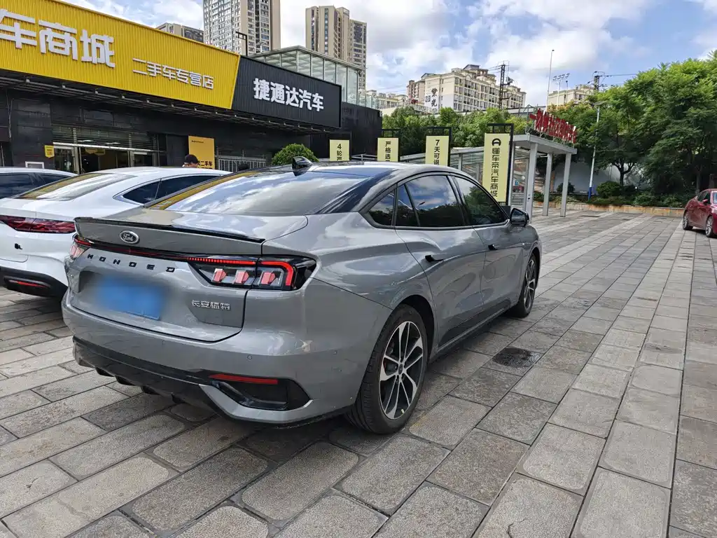 Ford Mondeo — миниатюра 9