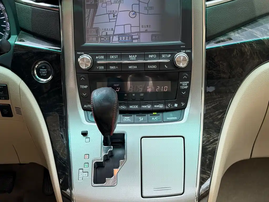 Toyota Alphard — фотографии объявления, Фото 10