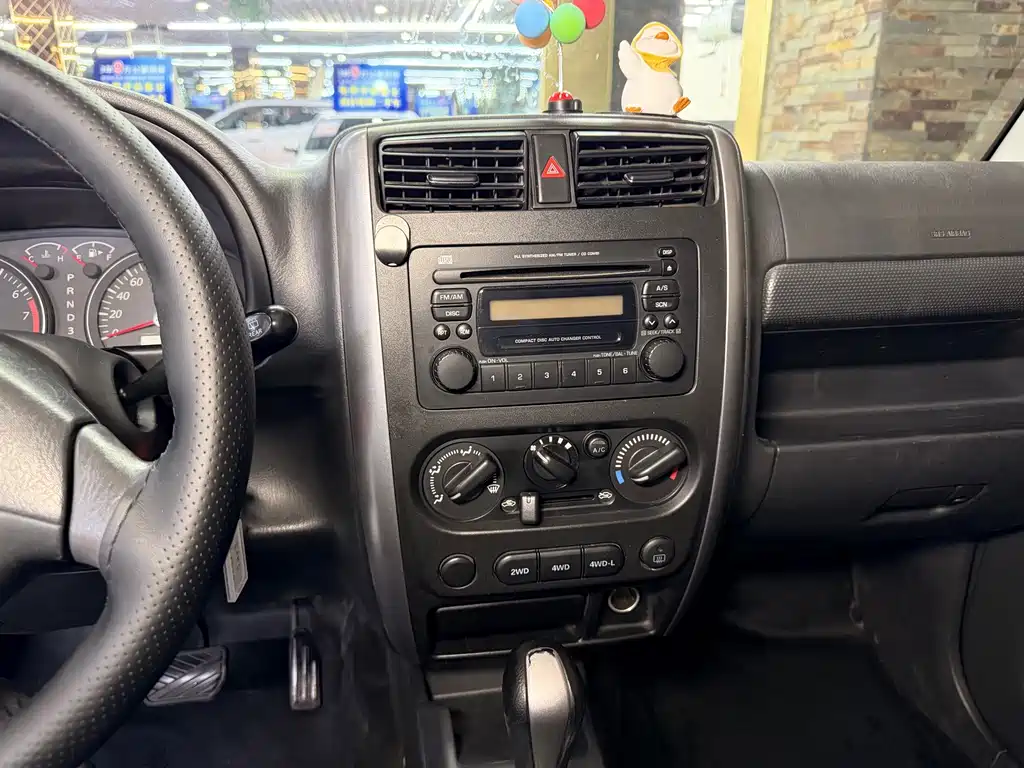 Suzuki Jimny — миниатюра 10