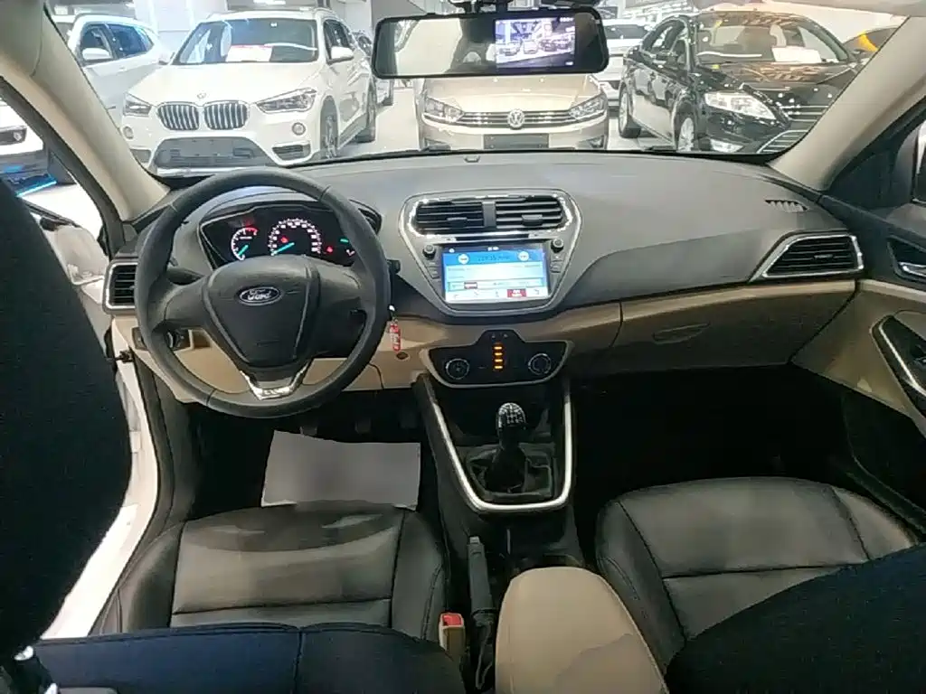 Ford Escort — миниатюра 10