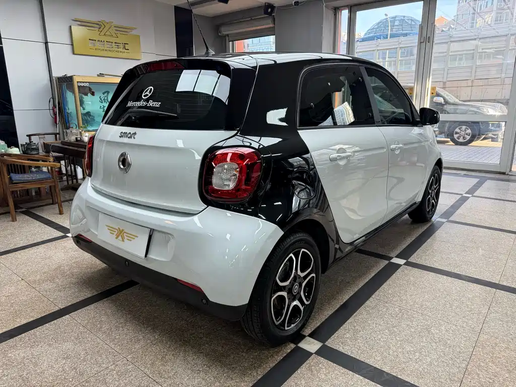 SMART FORFOUR