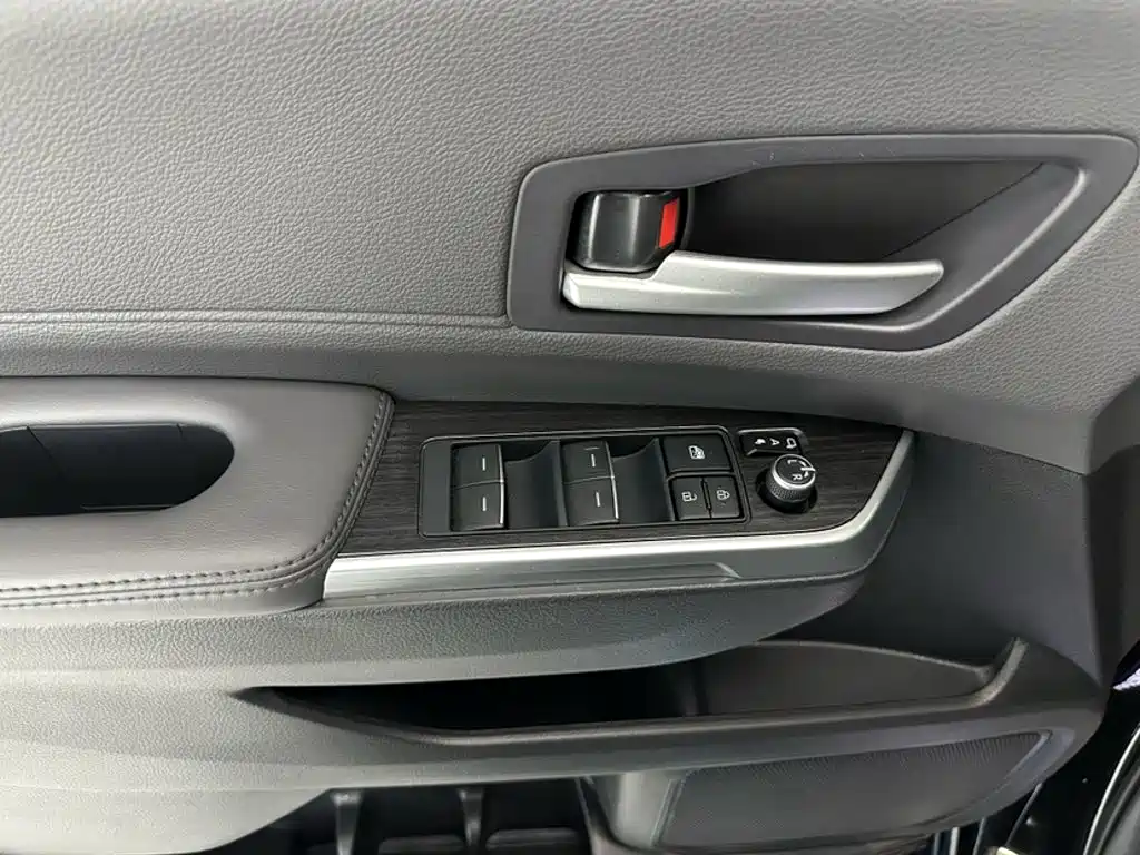 Toyota Sienna — миниатюра 5