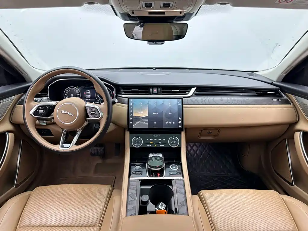 Jaguar XFL — миниатюра 10