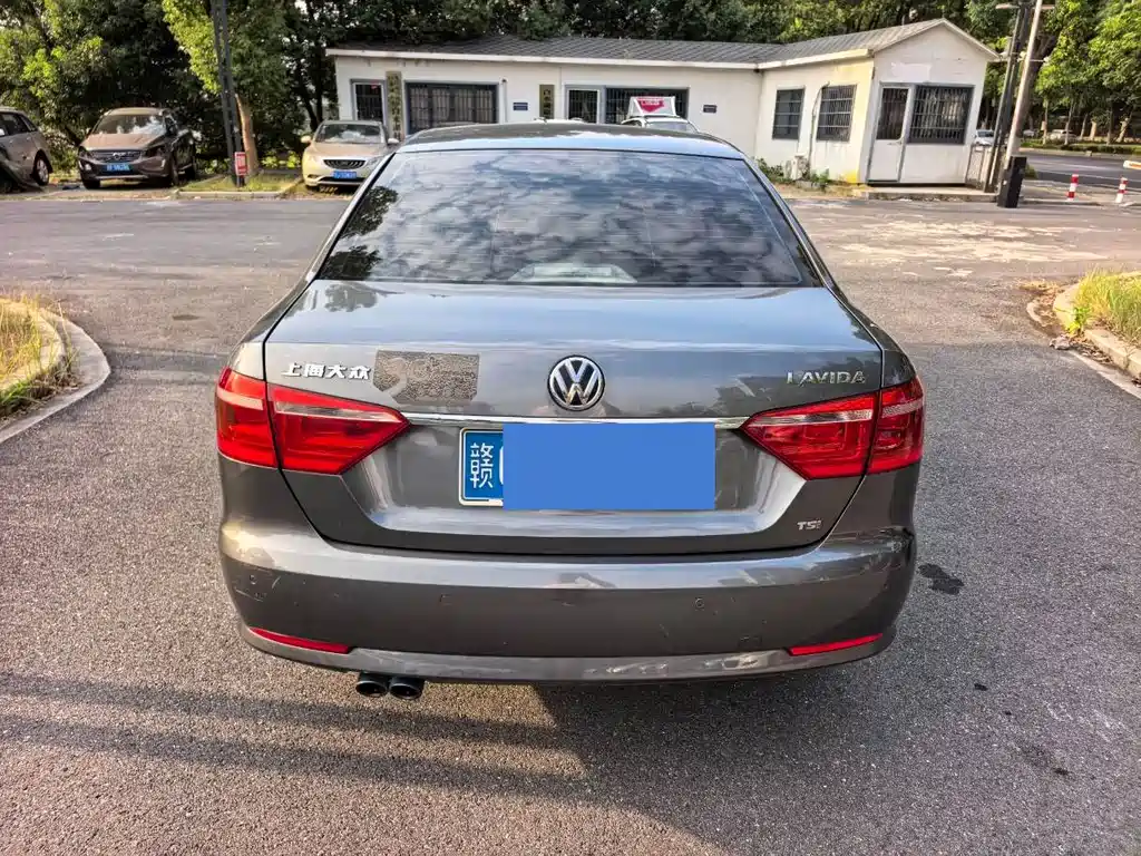 Volkswagen Lavida — миниатюра 5