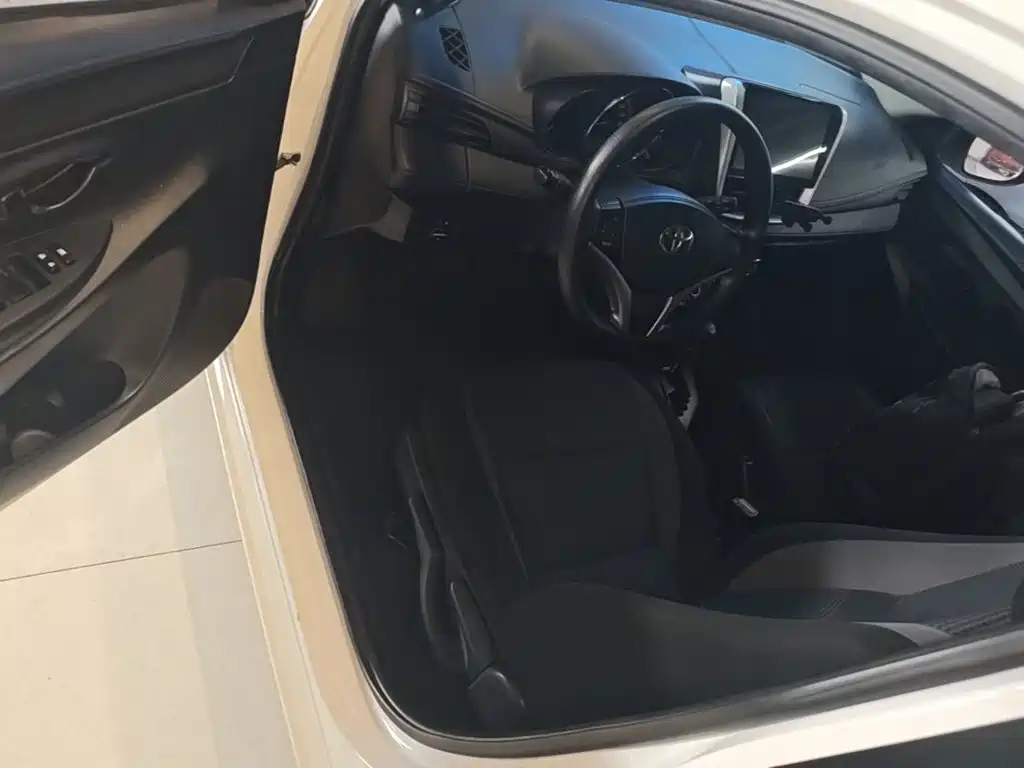 Toyota Vios FS — миниатюра 16