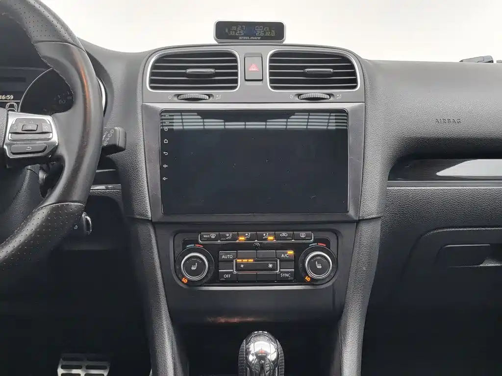 Volkswagen Golf GTI — миниатюра 12