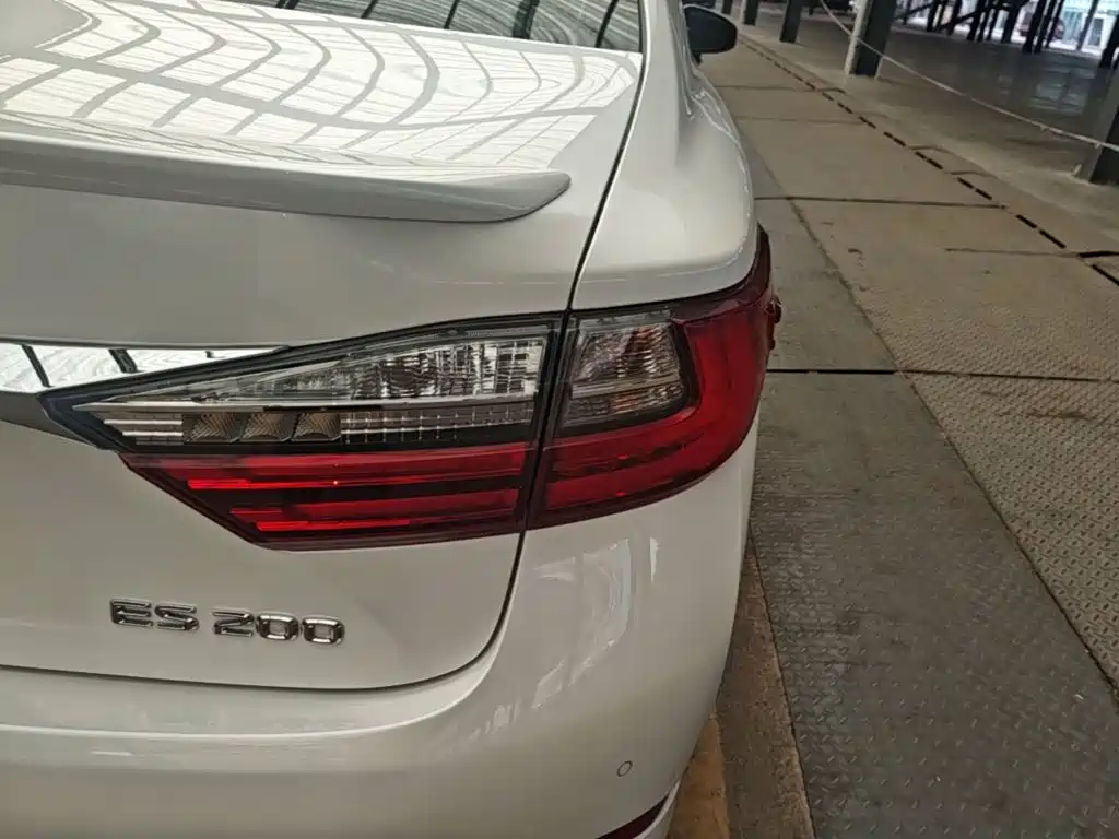 Lexus ES — миниатюра 19