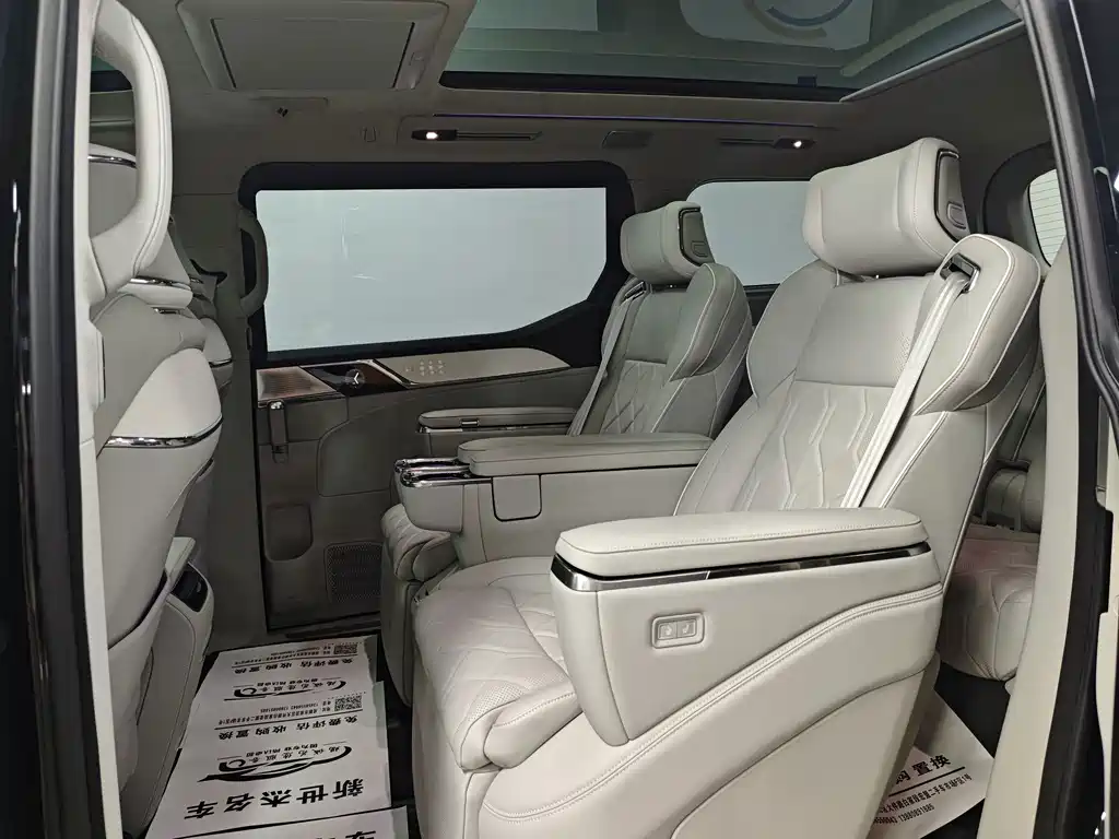Volvo EM90 — миниатюра 7