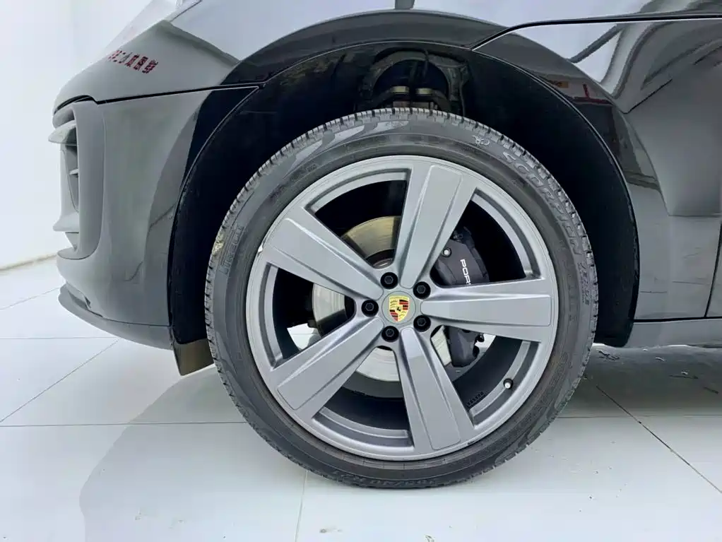 Porsche Macan — миниатюра 6