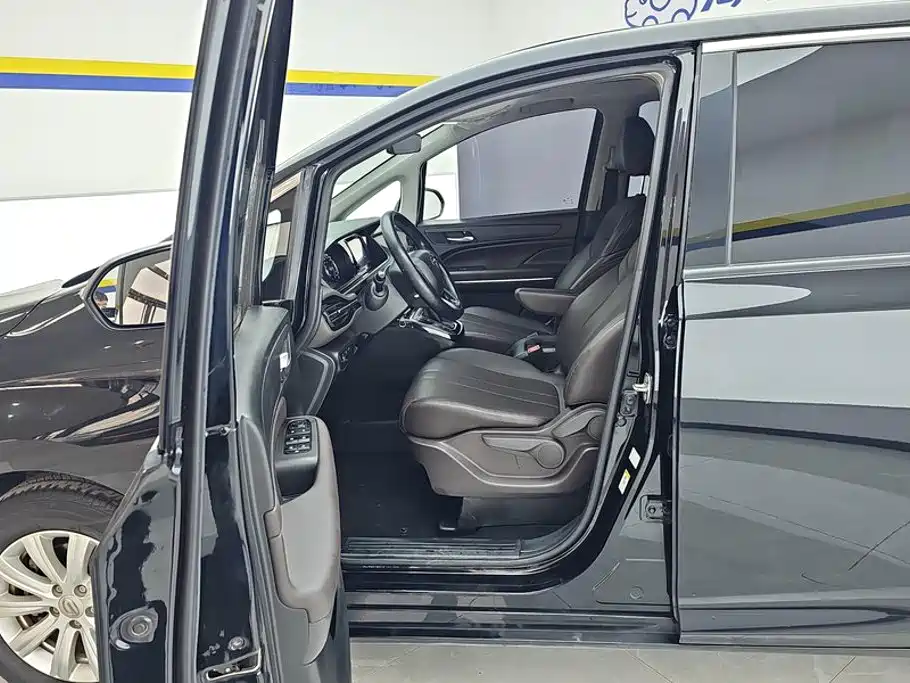 GAC Motor Trumpchi M6 — миниатюра 9