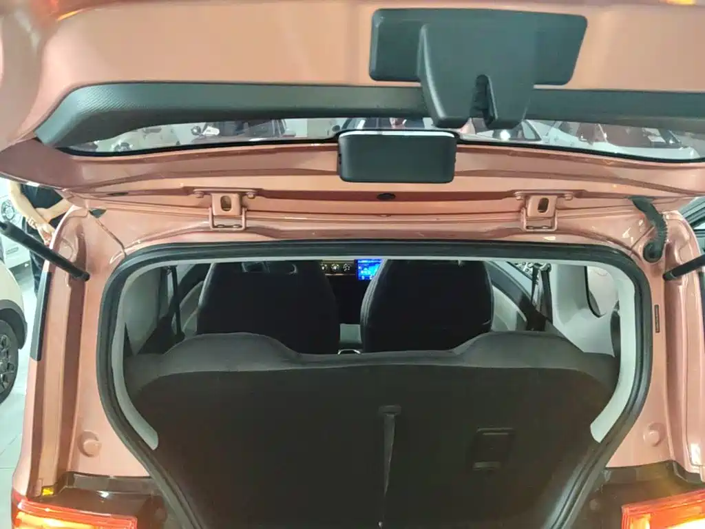 Wuling MINIEV — миниатюра 19