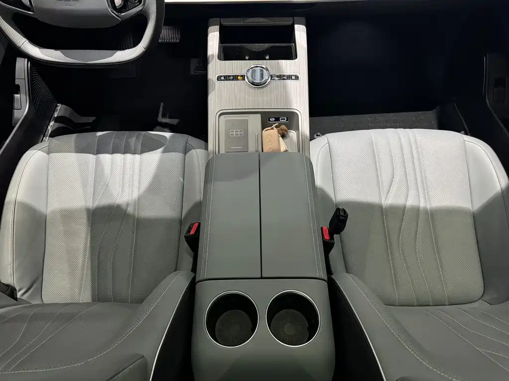 GEELY GALAXY GALAXY E8