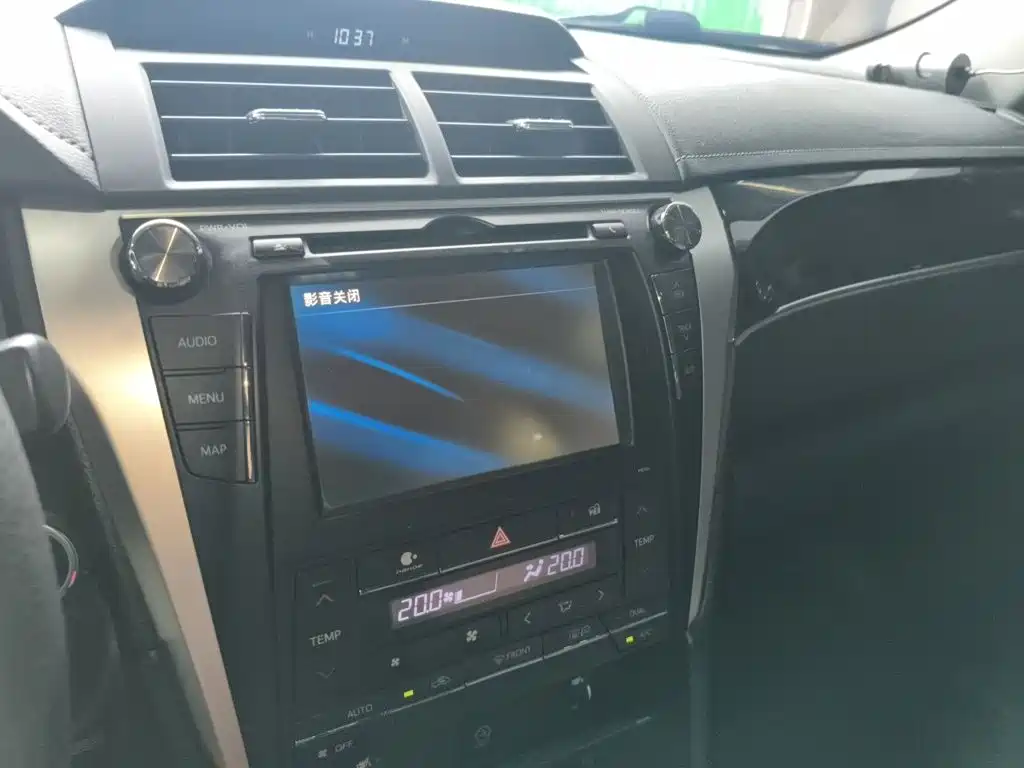 Toyota Camry — миниатюра 6