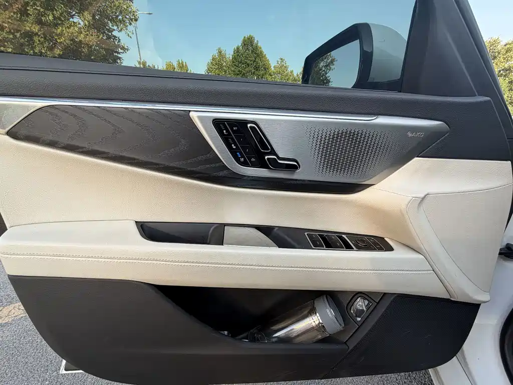 Cadillac CT6 — миниатюра 11