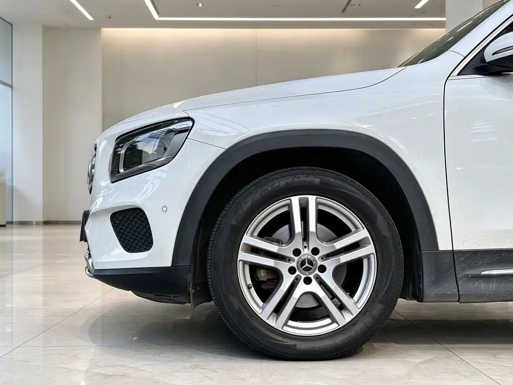Mercedes-Benz GLB — миниатюра 23