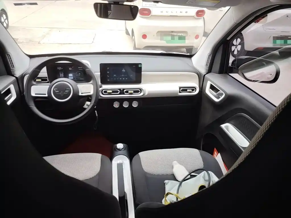 Wuling MINIEV — миниатюра 10