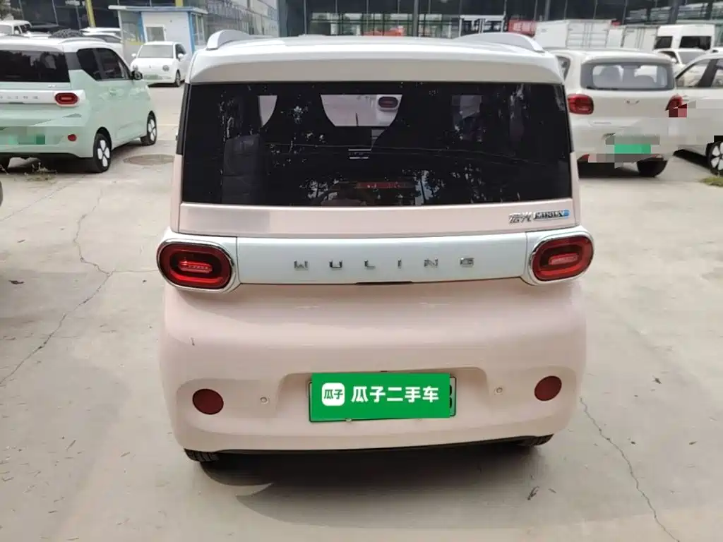 Wuling MINIEV — миниатюра 6