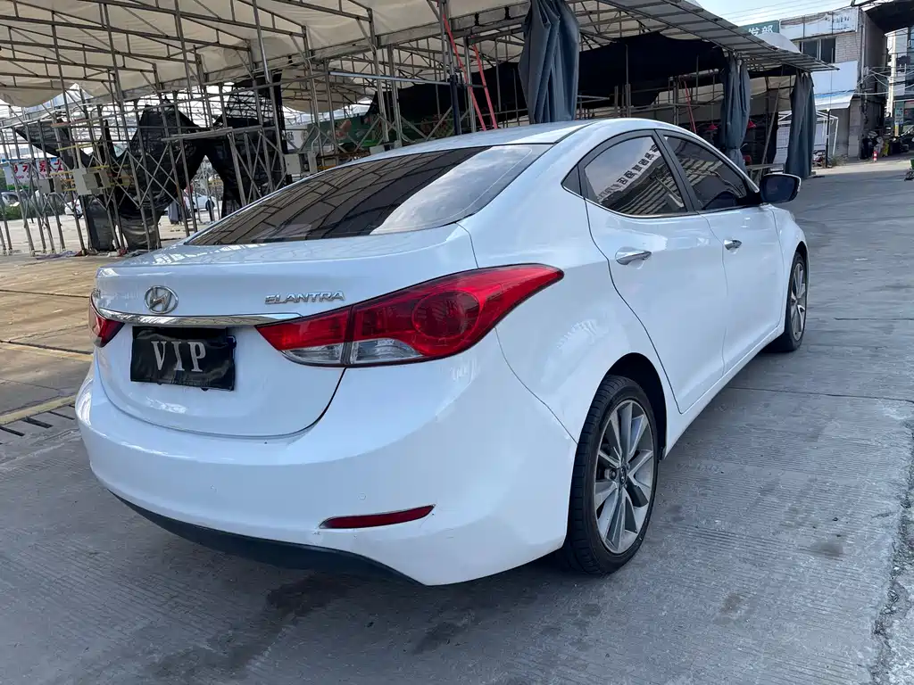 Hyundai Elantra Langdong — миниатюра 5