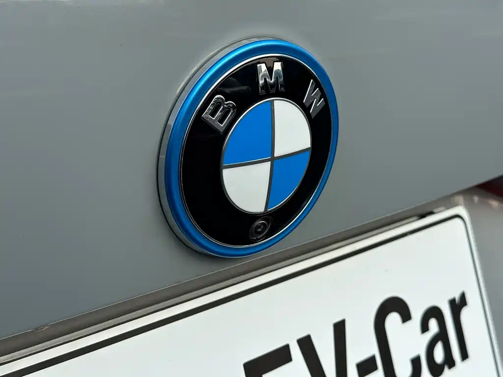 BMW i4 — миниатюра 16