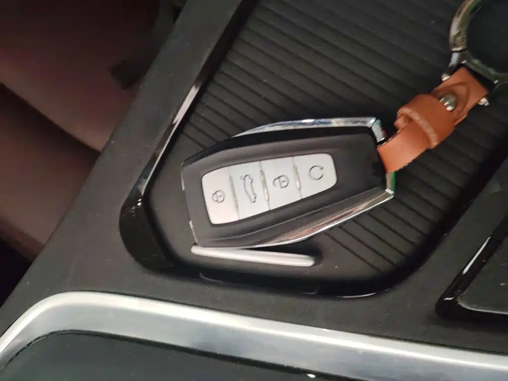 Geely Jia Ji New Energy — миниатюра 11