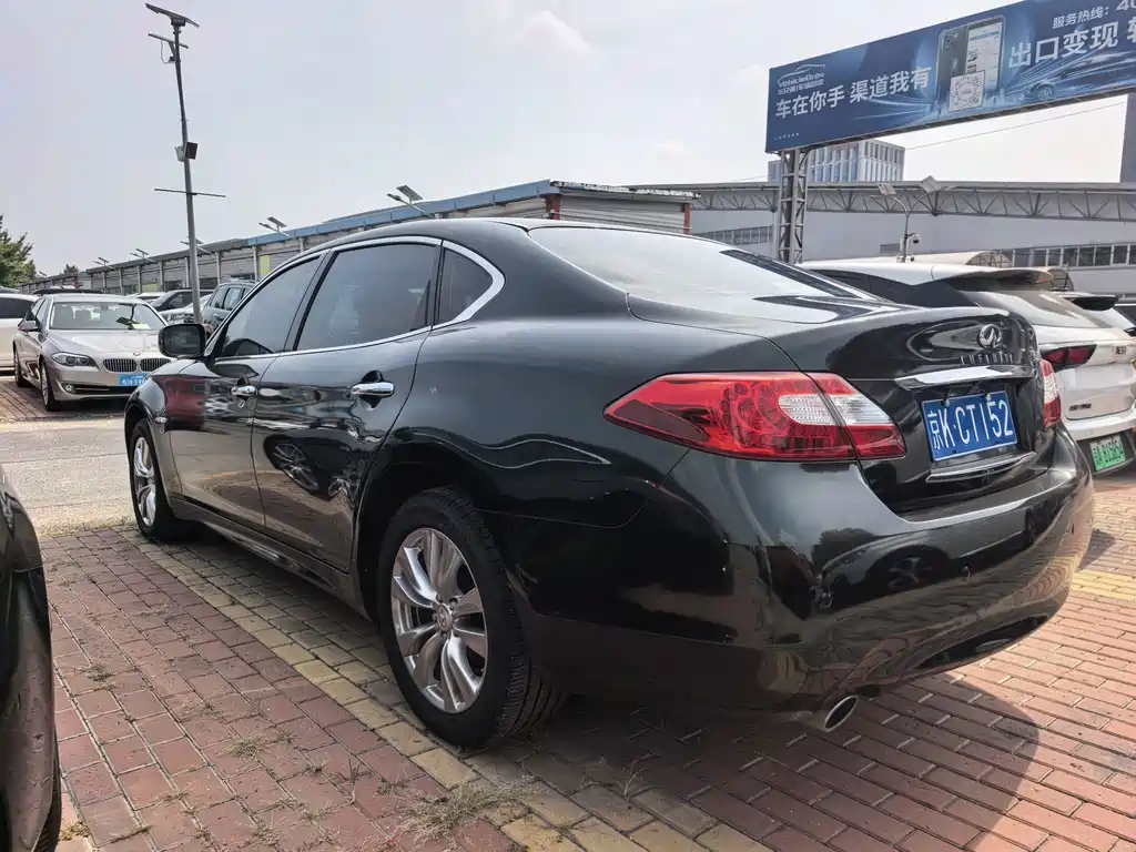 Infiniti Q70 — миниатюра 6