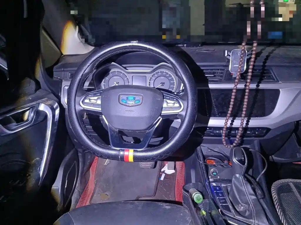 Geely Vision X3 — миниатюра 6
