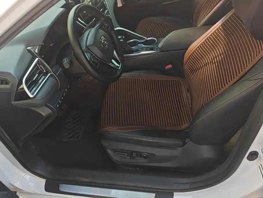Toyota Camry — миниатюра 9