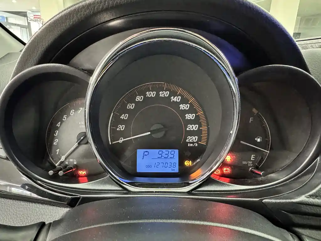Toyota Yaris L — миниатюра 7