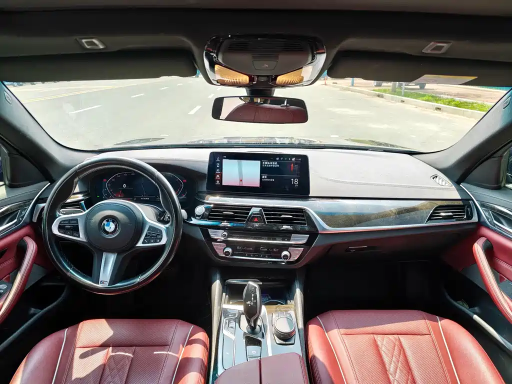 BMW 5 Series — миниатюра 10