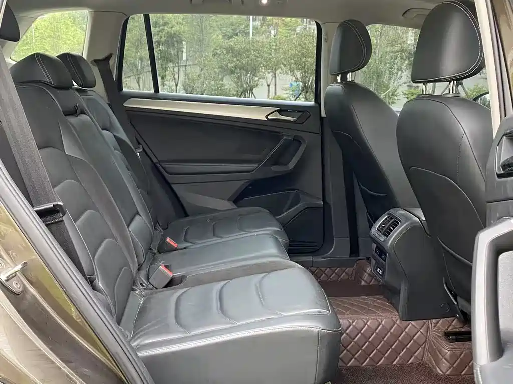 Volkswagen Tiguan L L 2017 330TSI AT Luxury