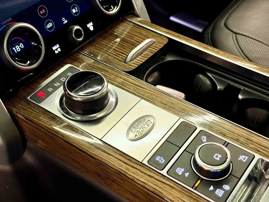 Land Rover Range Rover — миниатюра 12