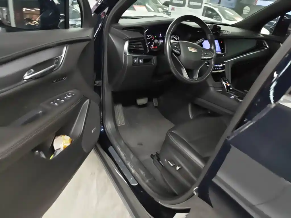 Cadillac XT6 — миниатюра 12
