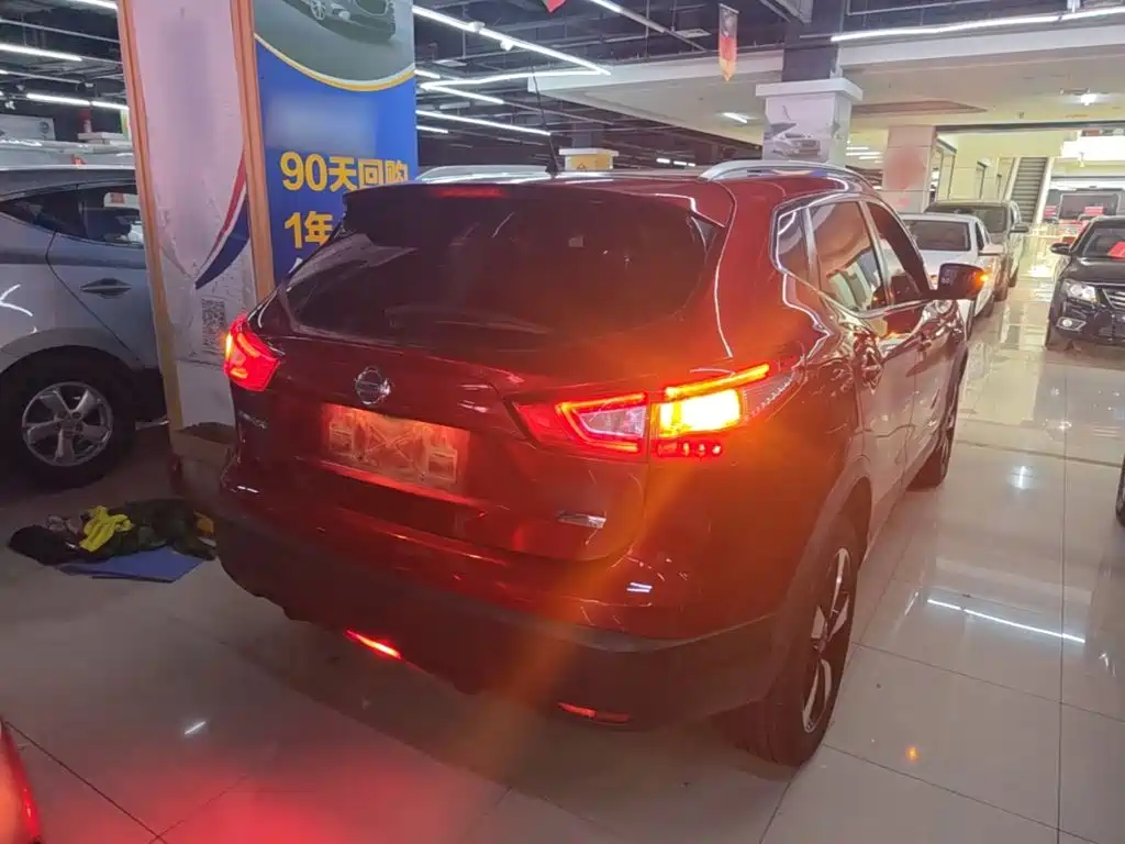 Nissan Qashqai — миниатюра 7