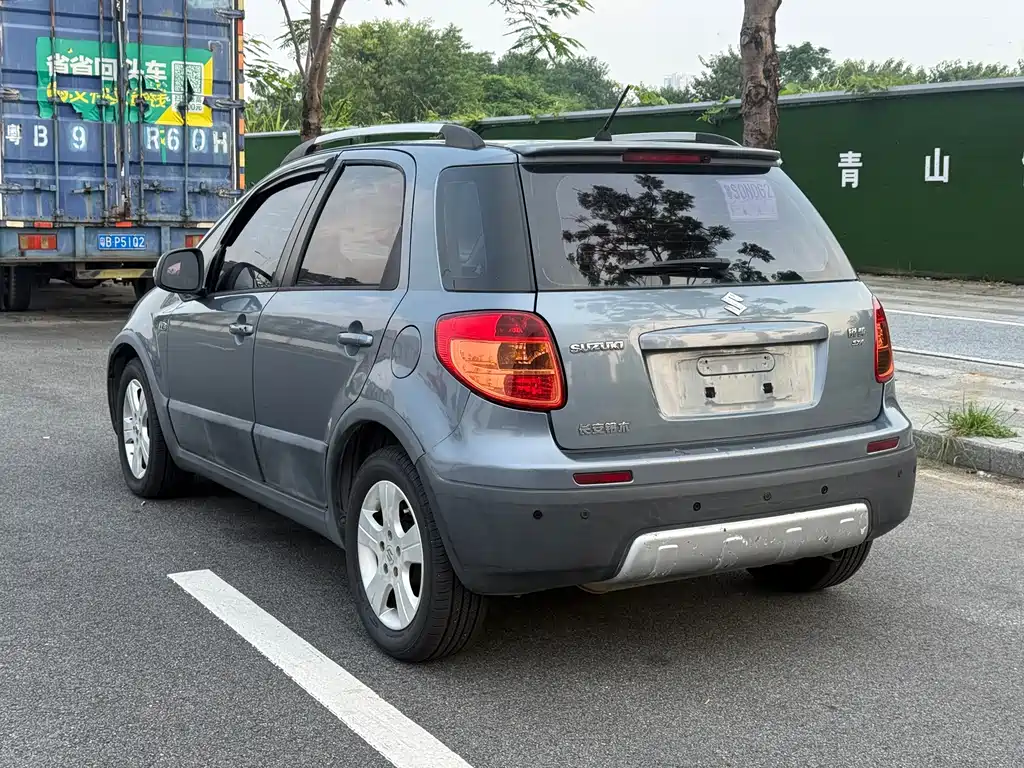 Suzuki SX4 — миниатюра 7