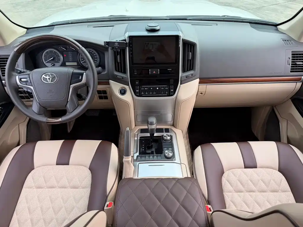 Toyota Land Cruiser 2019 4.0L AT