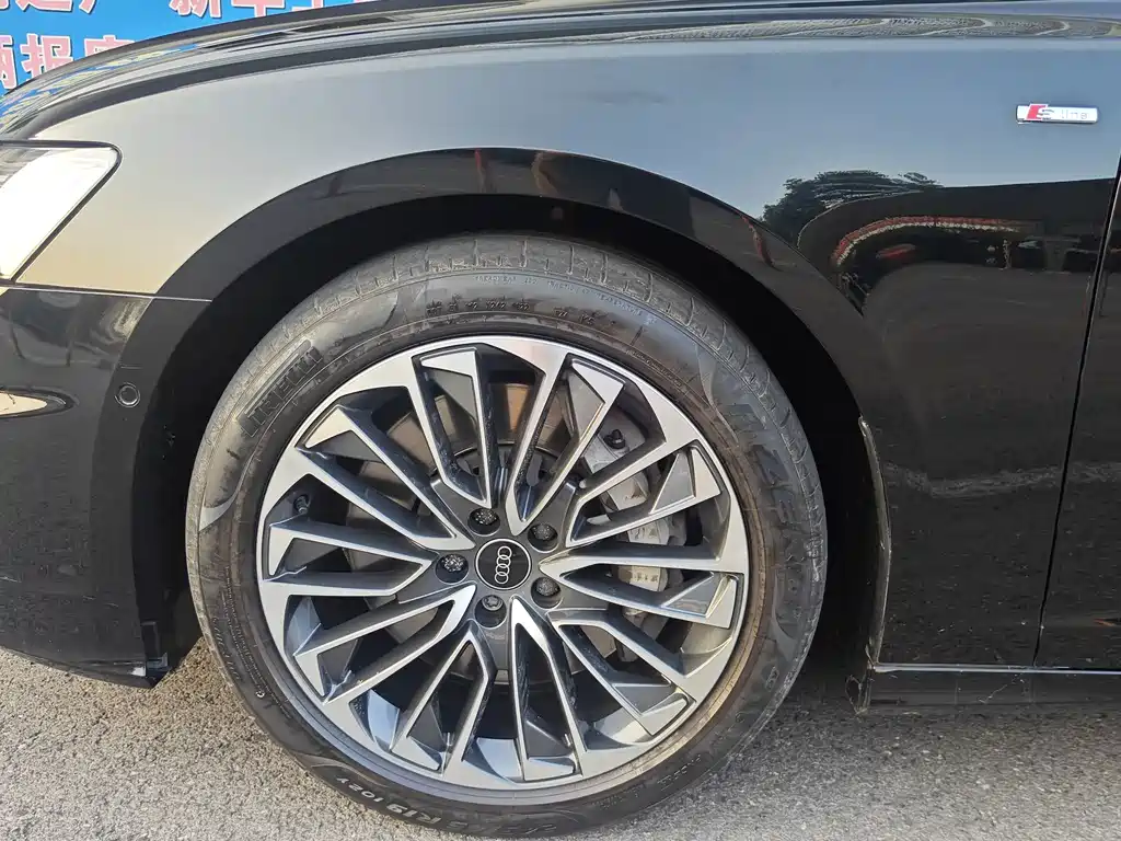Audi A6L New Energy — миниатюра 8