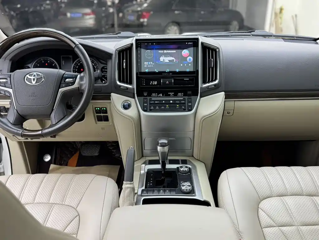 Toyota Land Cruiser 2019 5.7L AT