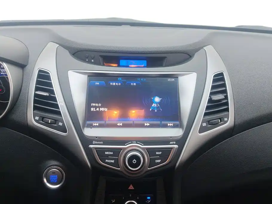 Hyundai Elantra Langdong — миниатюра 12