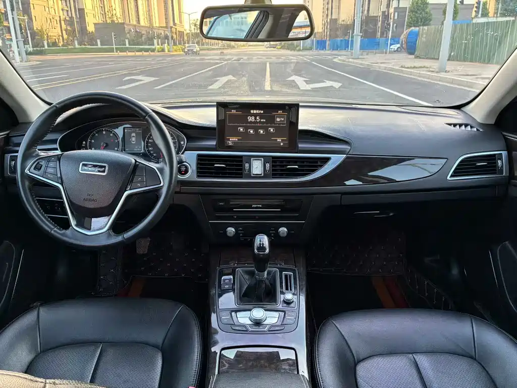 Zotye Zotye Z700 — миниатюра 5
