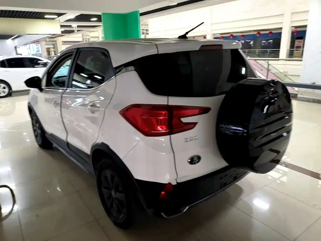 BYD Yuan EV — миниатюра 5