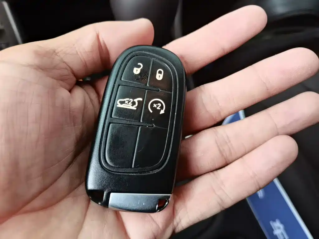 Jeep Cherokee (Import) — миниатюра 9
